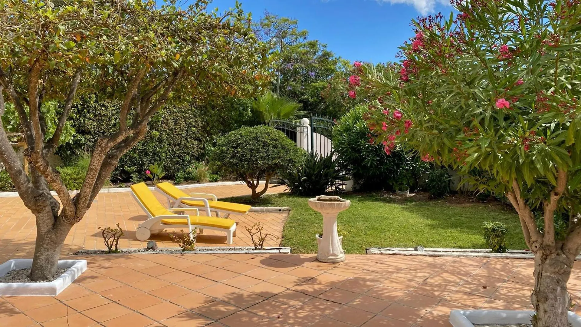 Casa Dos Arcos location